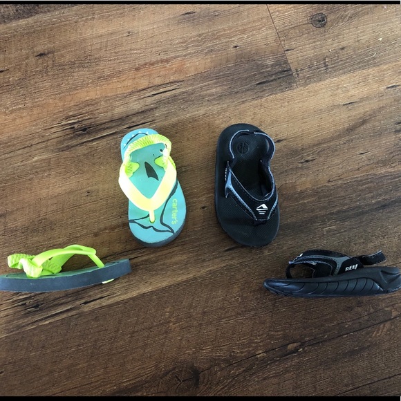 Lot of toddler boys boots and shoes - Picture 5 of 5